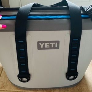 YETI Hopper Two 30 Portable Cooler, Fog Gray/Tahoe Blue